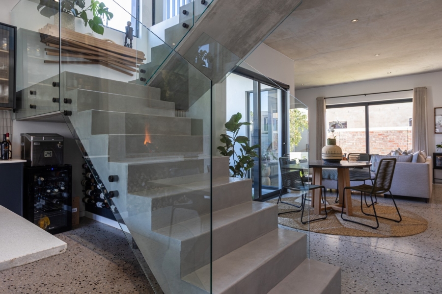 3 Bedroom Property for Sale in Lemoenkloof Western Cape